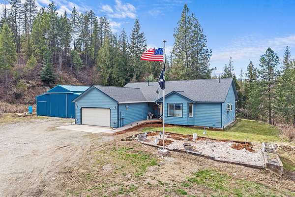 34.8 Acres of Land with Home for Sale in Kettle Falls, Washington