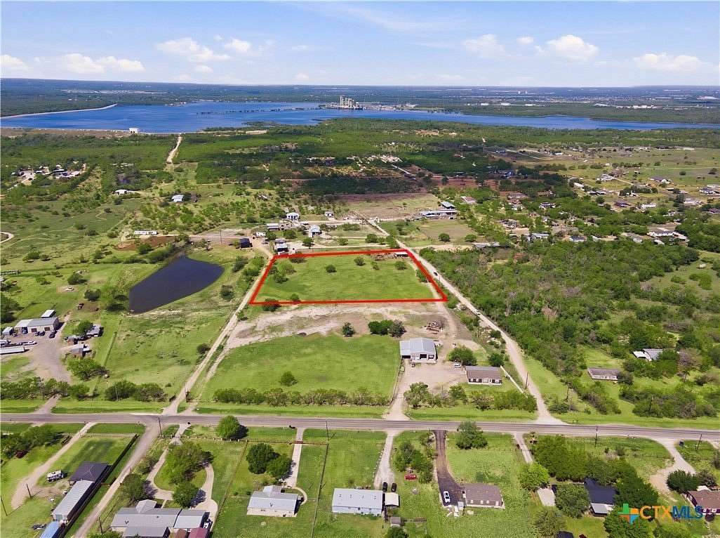 5 Acres of Residential Land for Sale in Elmendorf, Texas
