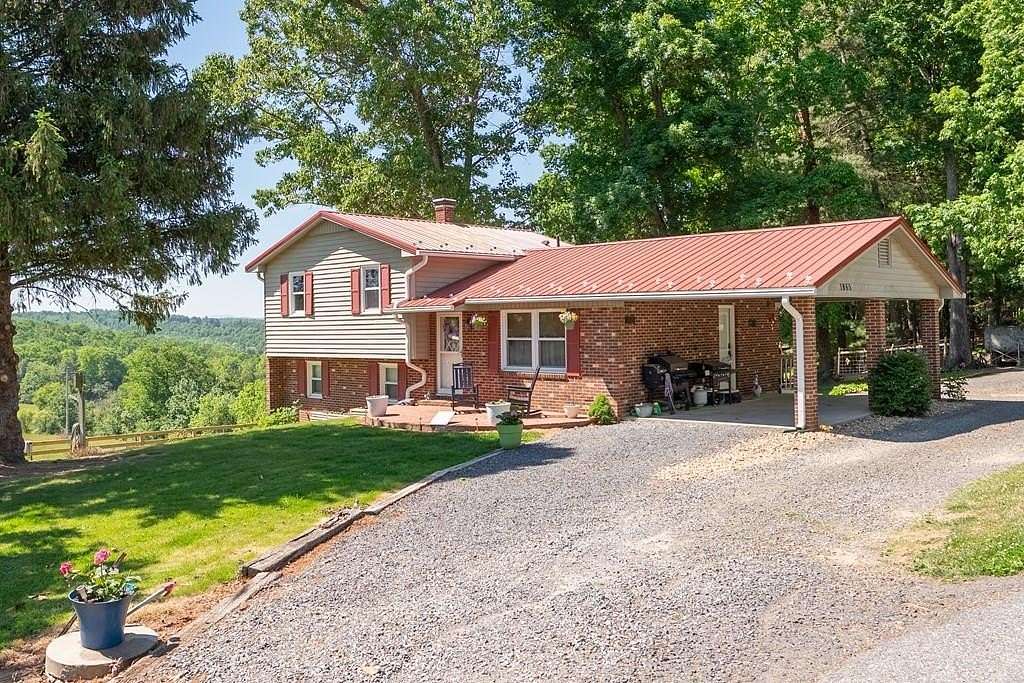 5.82 Acres of Land with Home for Sale in Woodlawn, Virginia