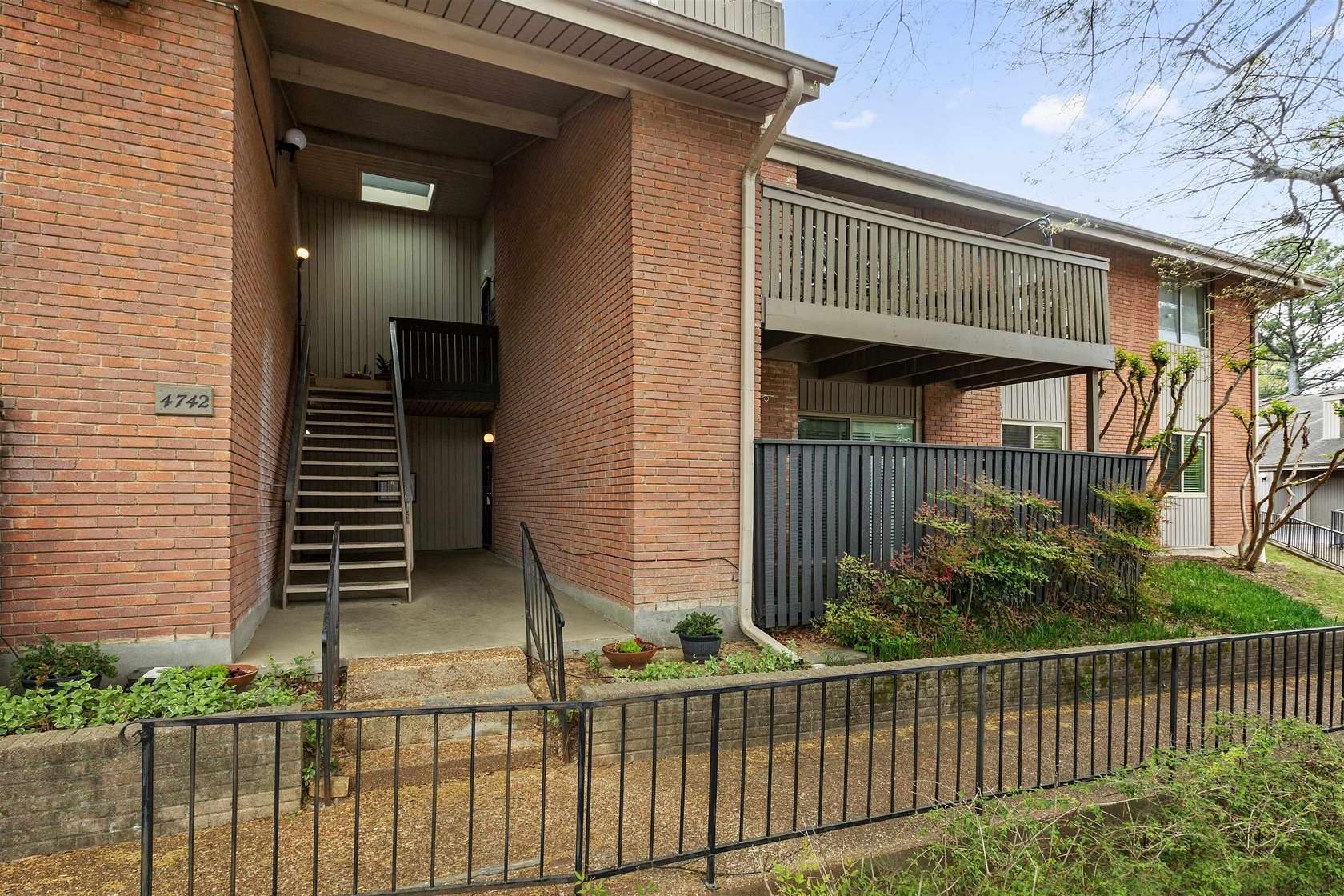 25 Acres of Land with Home for Sale in Memphis, Tennessee