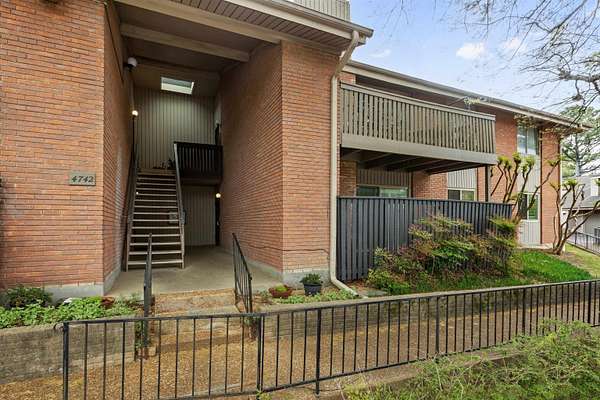 25 Acres of Land with Home for Sale in Memphis, Tennessee