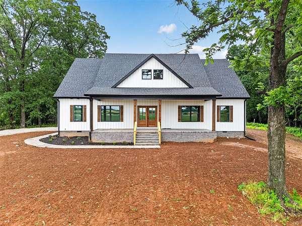 1.53 Acres of Land with Home for Sale in Olmstead, Kentucky
