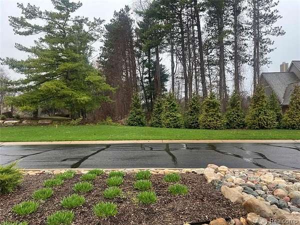 0.44 Acres of Residential Land for Sale in Commerce Township, Michigan