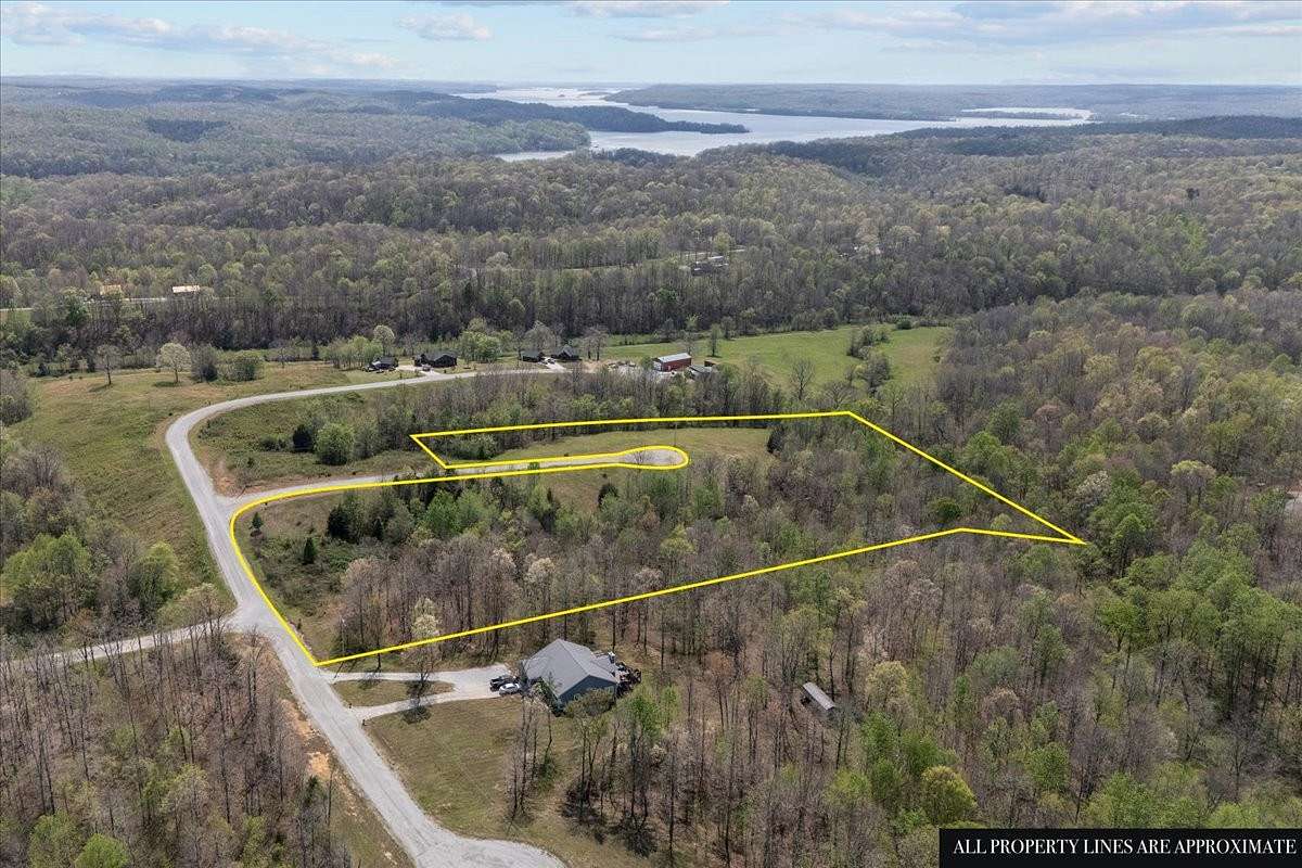 8.42 Acres of Residential Land for Sale in Waverly, Tennessee