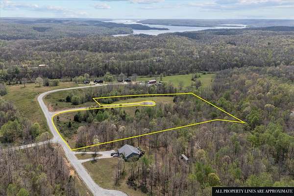 8.42 Acres of Residential Land for Sale in Waverly, Tennessee