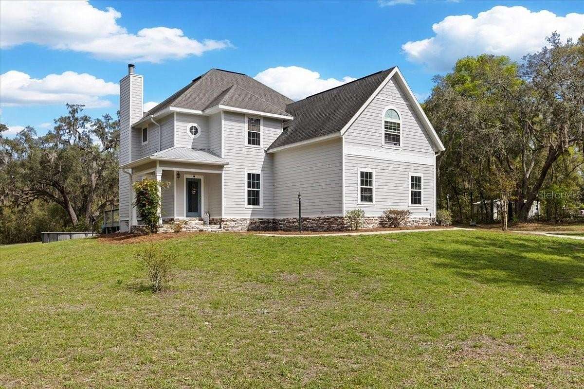 2.43 Acres of Land with Home for Sale in Trenton, Florida