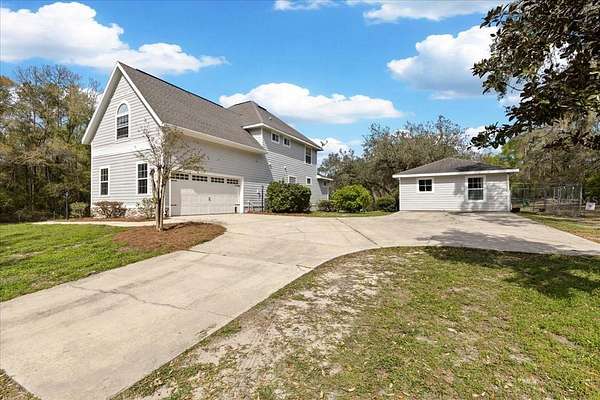 2.43 Acres of Land with Home for Sale in Trenton, Florida