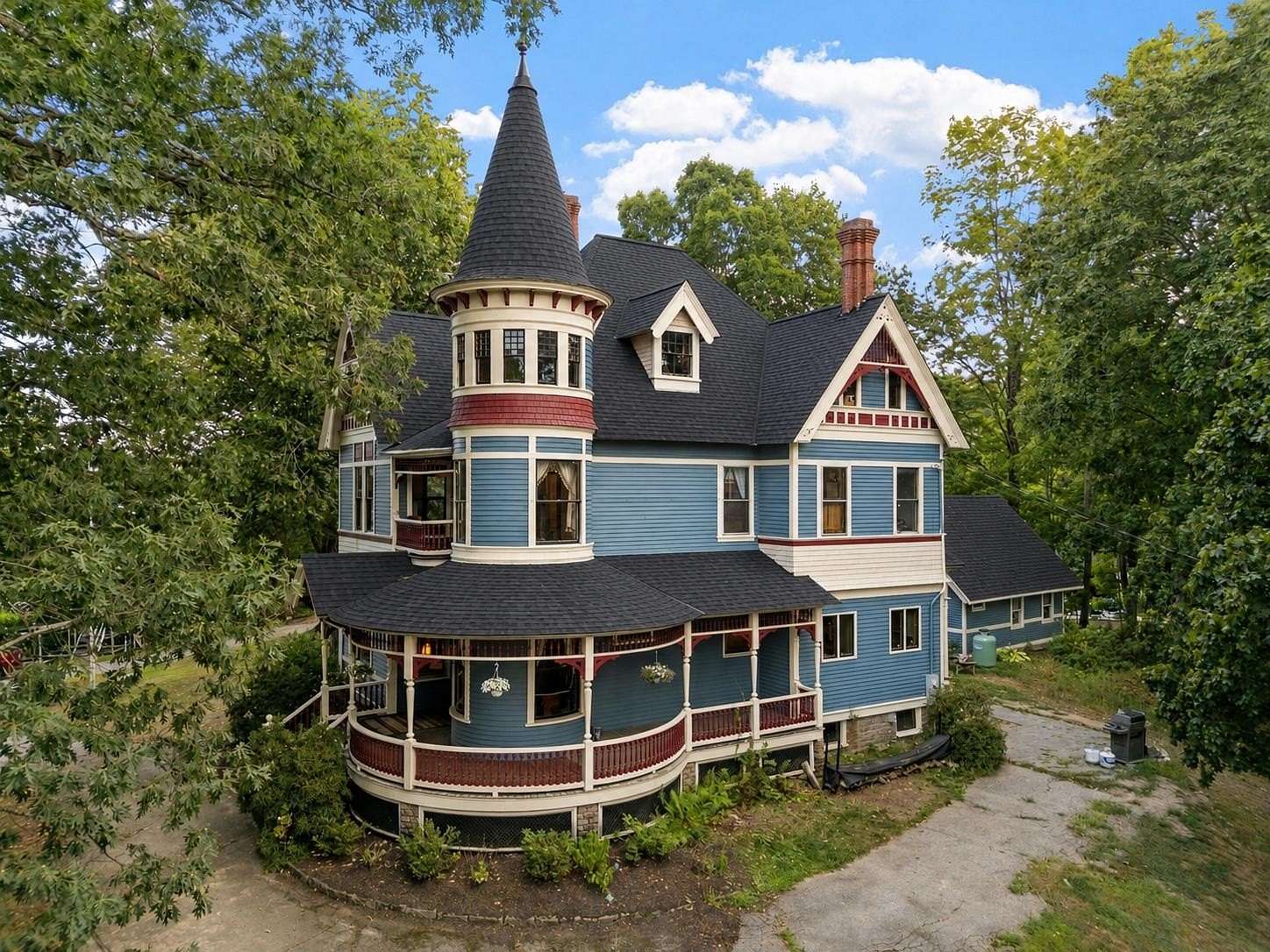 3.1 Acres of Land with Home for Sale in Wolfeboro, New Hampshire