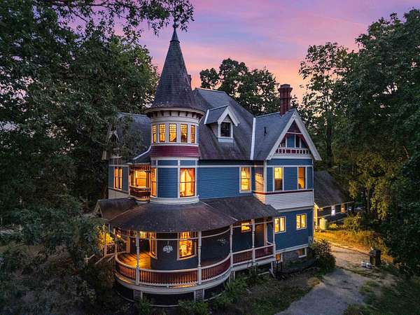 3.1 Acres of Land with Home for Sale in Wolfeboro, New Hampshire