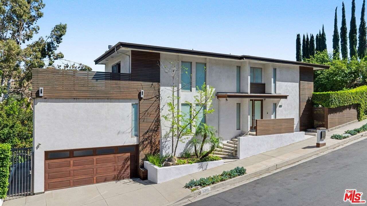 2.25 Acres of Land with Home for Sale in Los Angeles, California