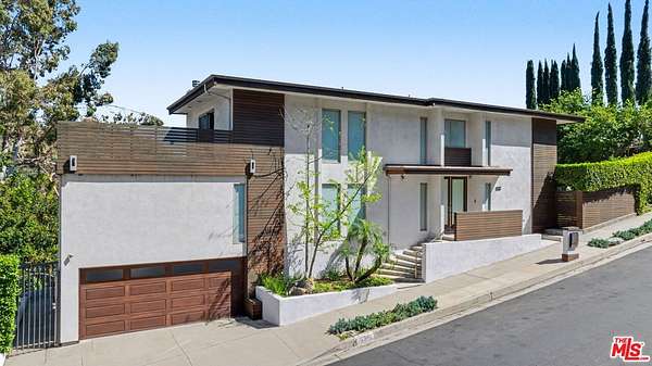 2.25 Acres of Land with Home for Sale in Los Angeles, California