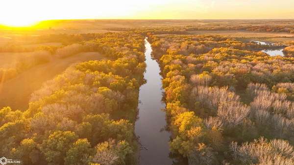 215 Acres of Land for Sale in Rose Hill, Iowa