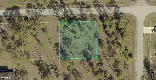 0.25 Acres of Residential Land for Sale in Lehigh Acres, Florida