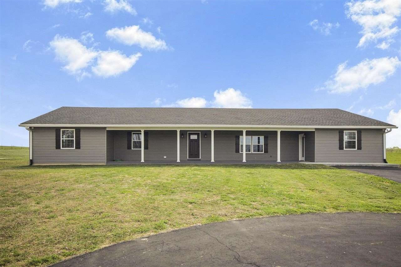 2.4 Acres of Land with Home for Sale in Bowling Green, Kentucky
