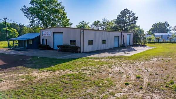 2 Acres of Improved Commercial Land for Sale in Rusk, Texas