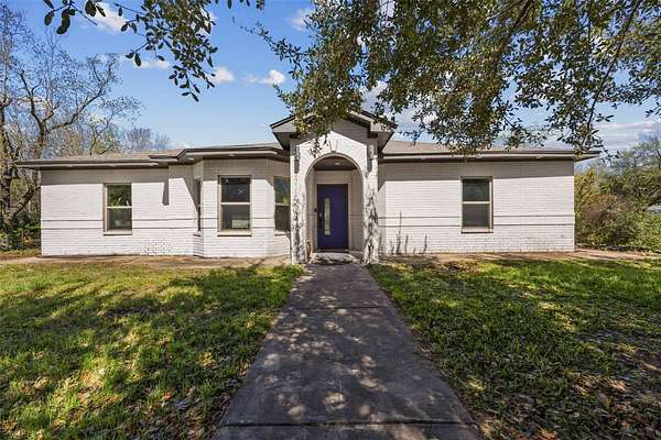 2.5 Acres of Land with Home for Sale in Houston, Texas