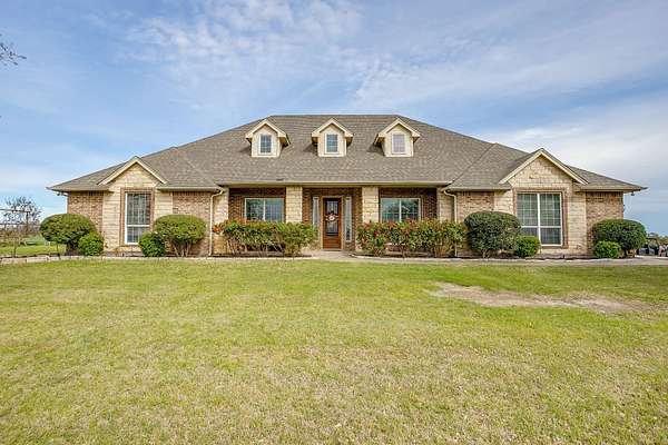 5 Acres of Land with Home for Sale in Aledo, Texas