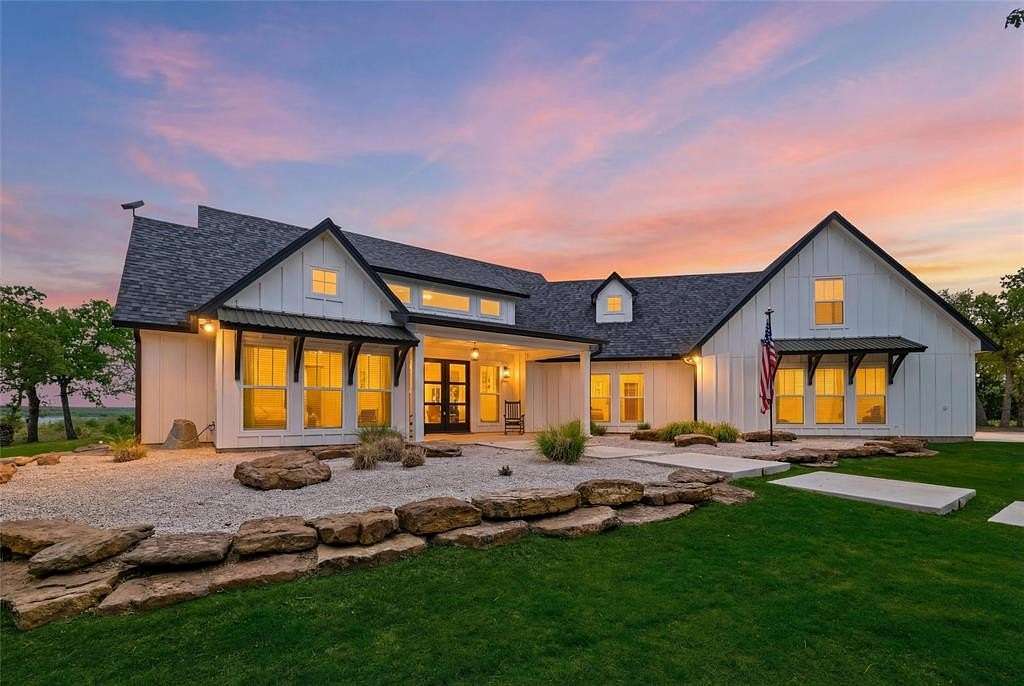 4.44 Acres of Land with Home for Sale in Sunset, Texas