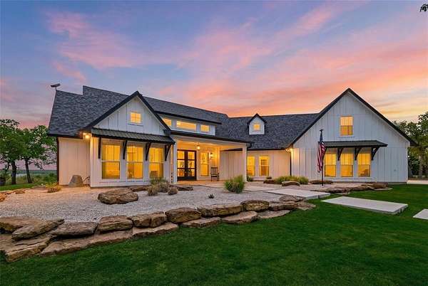 4.44 Acres of Land with Home for Sale in Sunset, Texas