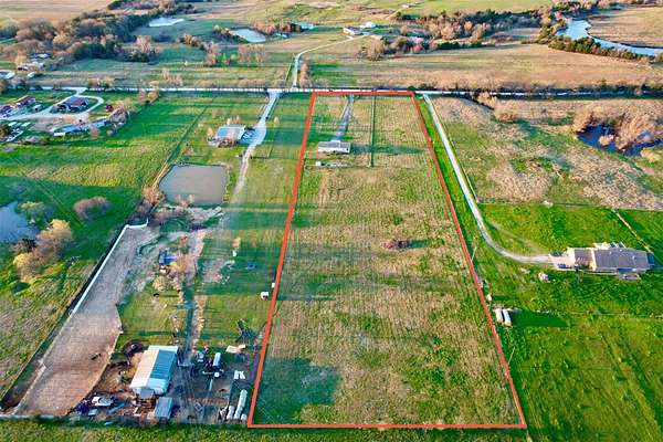 5 Acres of Residential Land for Sale in Gainesville, Texas