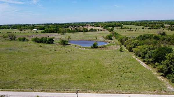 10 Acres of Land for Sale in Alvord, Texas
