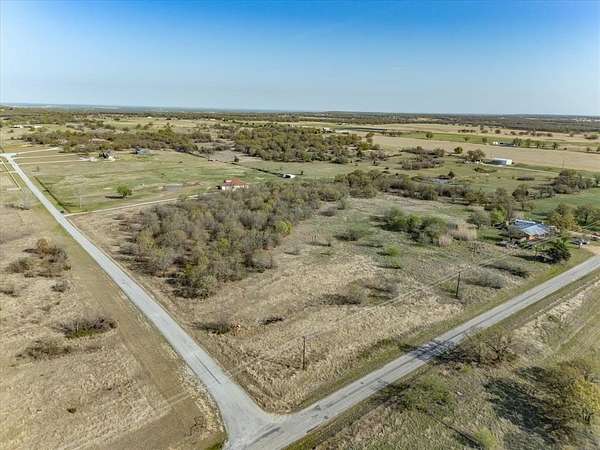 12 Acres of Land for Sale in Bowie, Texas