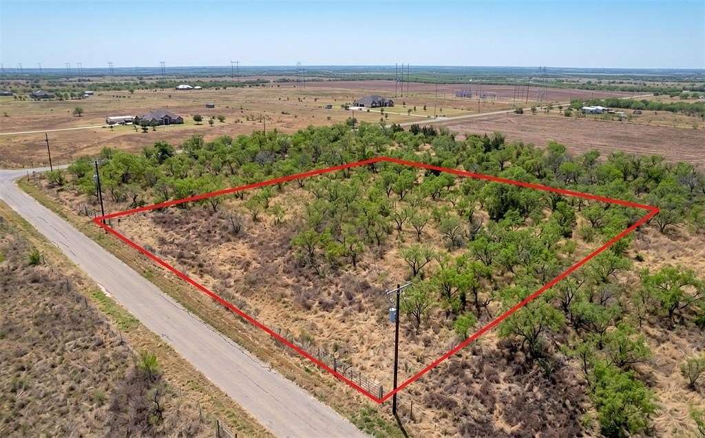 2 Acres of Residential Land for Sale in Corsicana, Texas