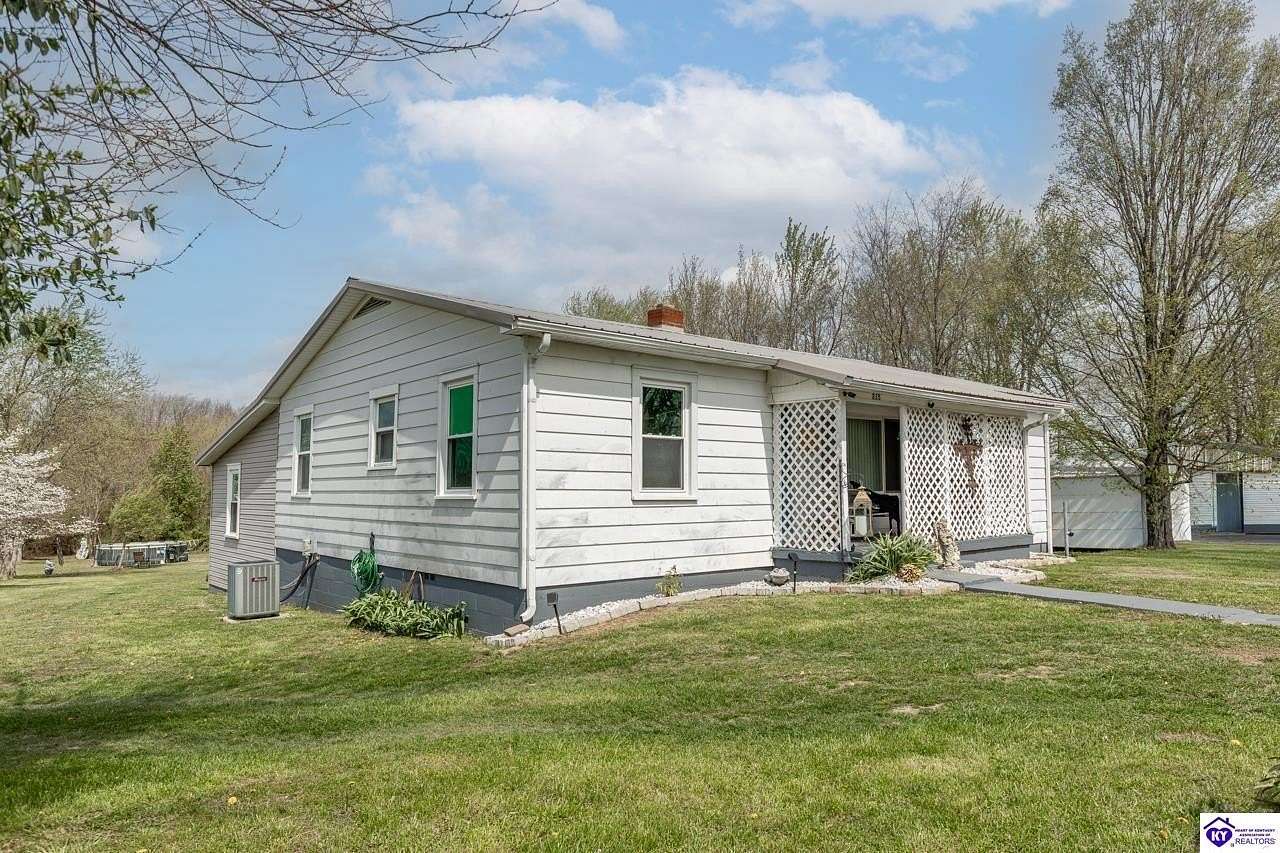 2 Acres of Land with Home for Sale in Hodgenville, Kentucky