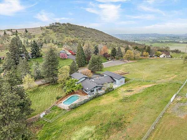2.55 Acres of Land with Home for Sale in Medford, Oregon