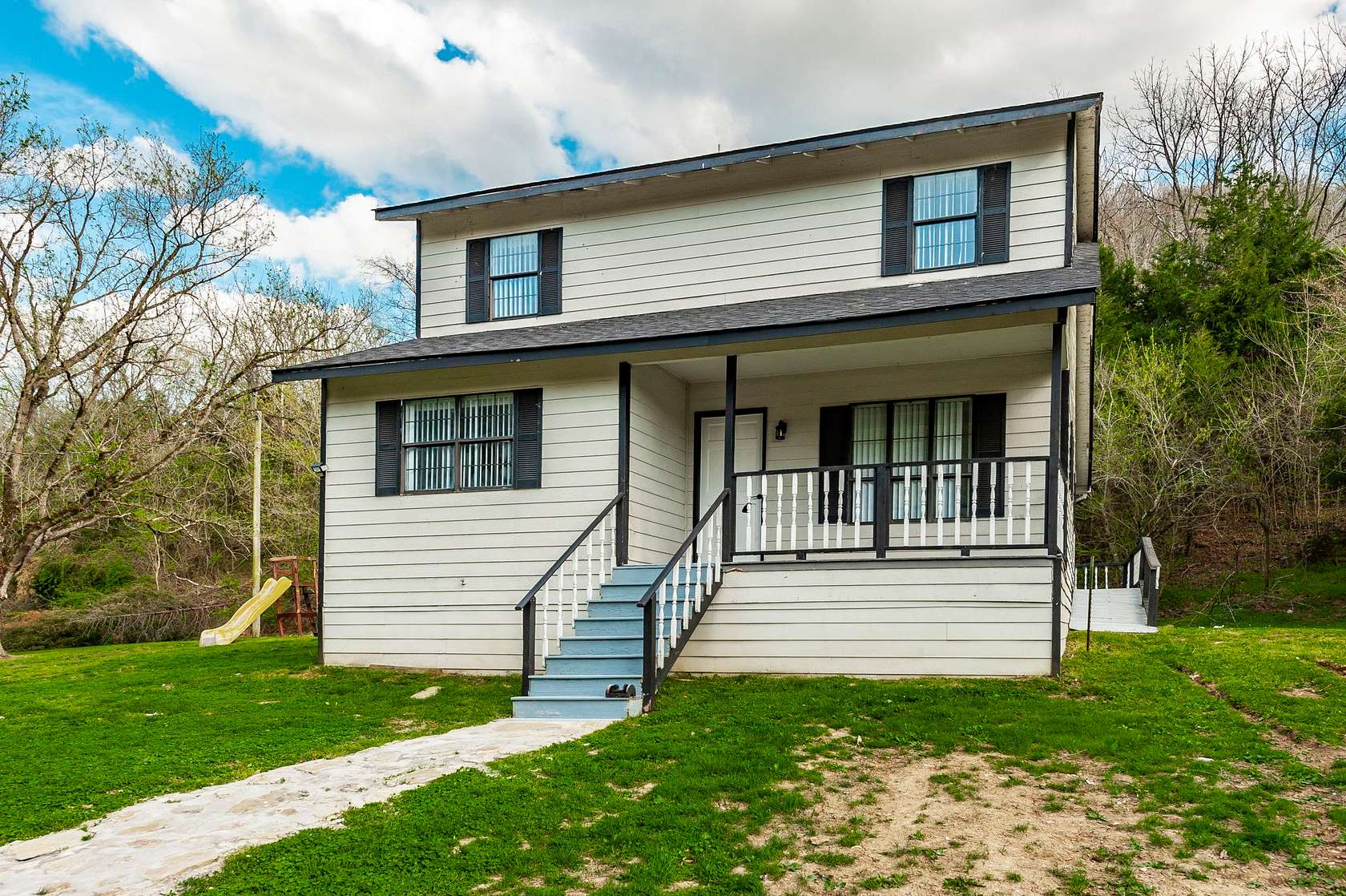 5 Acres of Land with Home for Sale in Hartsville, Tennessee