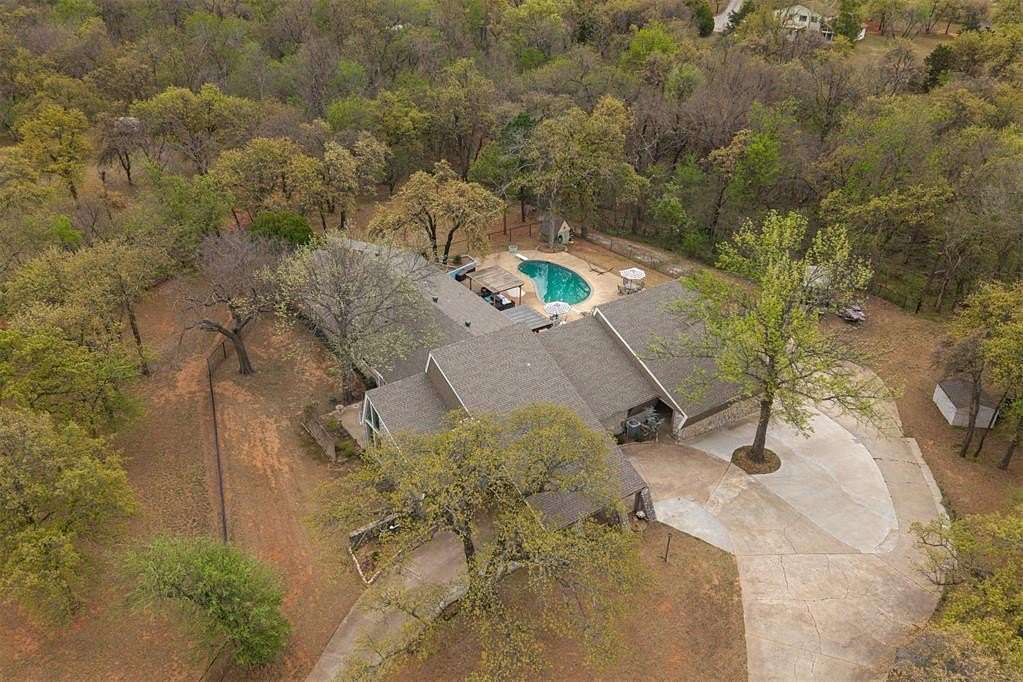 2.88 Acres of Land with Home for Sale in Edmond, Oklahoma