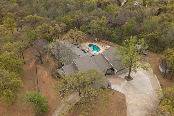 2.88 Acres of Land with Home for Sale in Edmond, Oklahoma