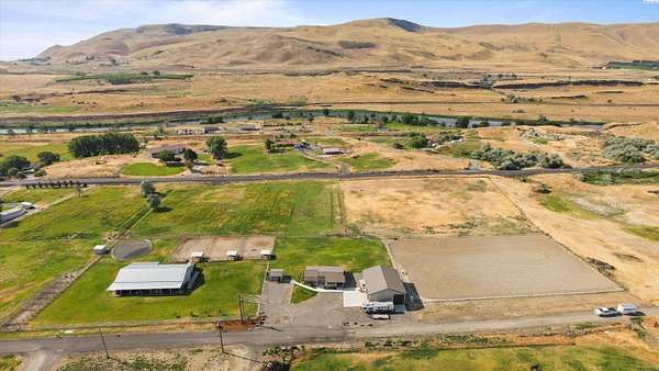 22.8 Acres of Agricultural Land with Home for Sale in Benton City, Washington