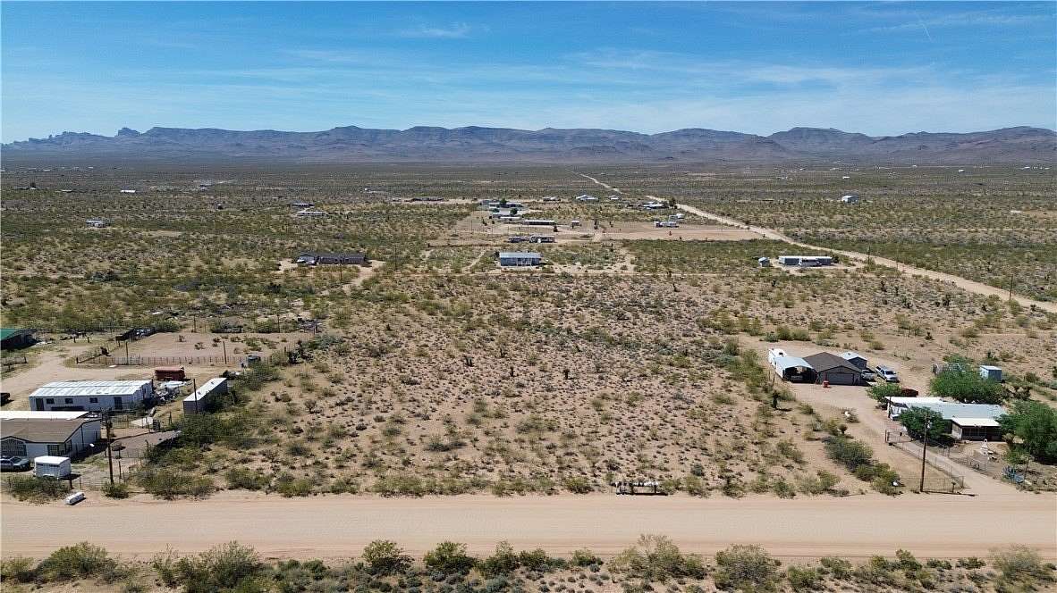 2.2 Acres of Residential Land for Sale in Golden Valley, Arizona