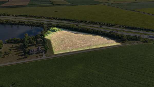 5 Acres of Residential Land for Sale in Farmer City, Illinois