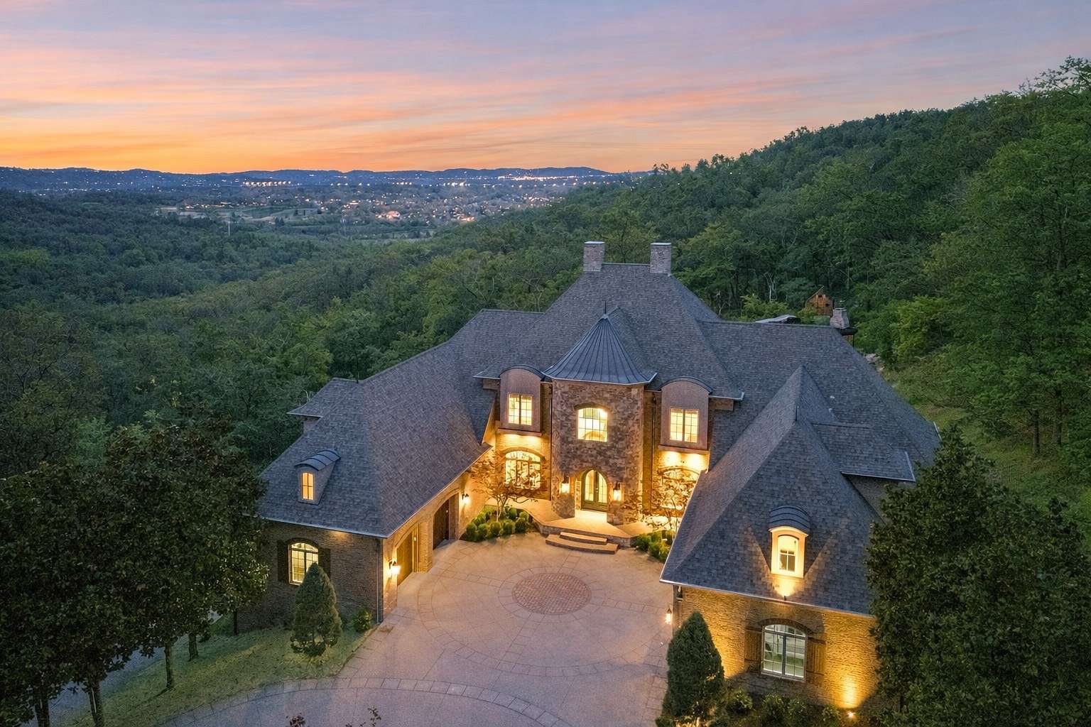 8.13 Acres of Land with Home for Sale in Franklin, Tennessee