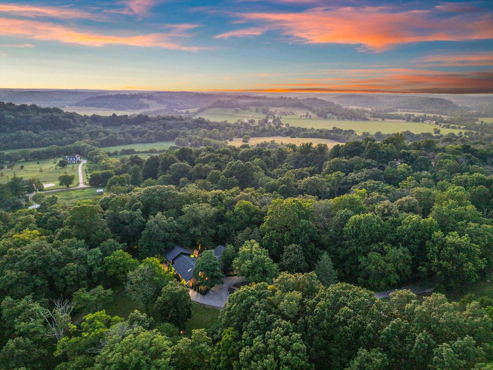 41.5 Acres of Land with Home for Sale in Franklin, Tennessee