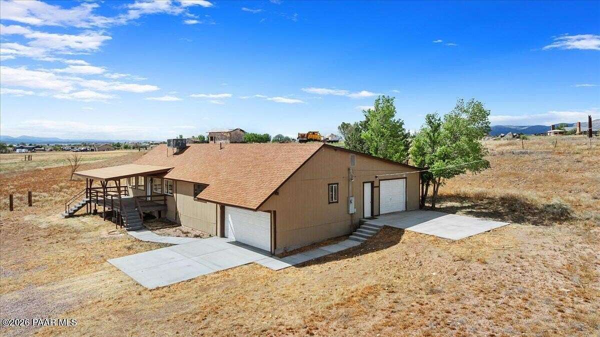 6.75 Acres of Land with Home for Sale in Paulden, Arizona