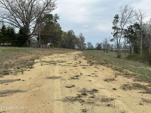 9 Acres of Residential Land for Sale in Madisonville, Tennessee