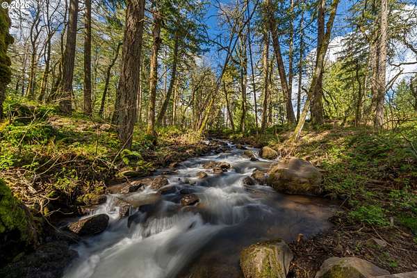5.2 Acres of Residential Land for Sale in Hood River, Oregon