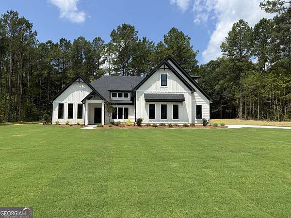 3 Acres of Land with Home for Sale in Concord, Georgia