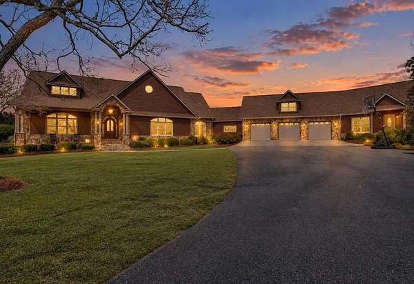 6.5 Acres of Land with Home for Sale in Hahira, Georgia