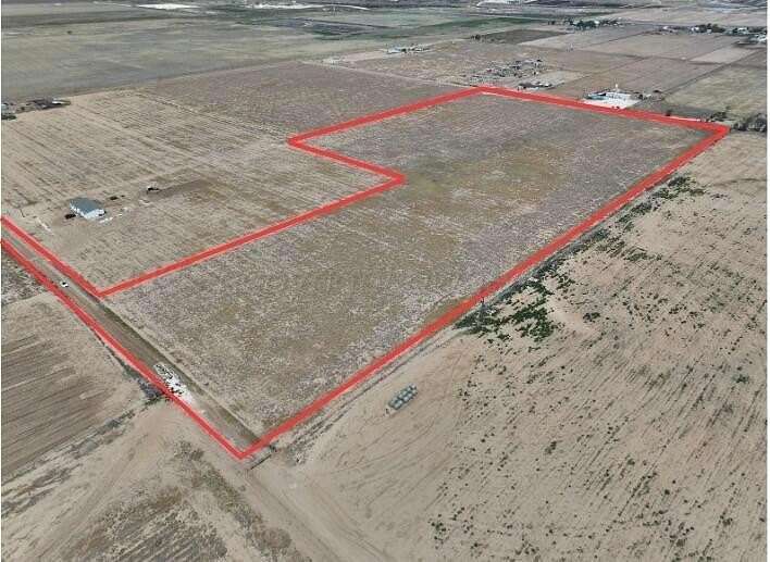 24.2 Acres of Agricultural & Residential Land for Sale in Hereford, Texas