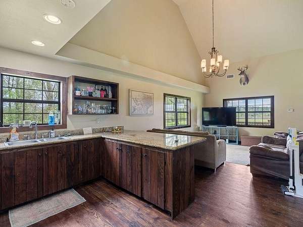 33 Acres of Agricultural Land with Home for Sale in Mount Enterprise, Texas