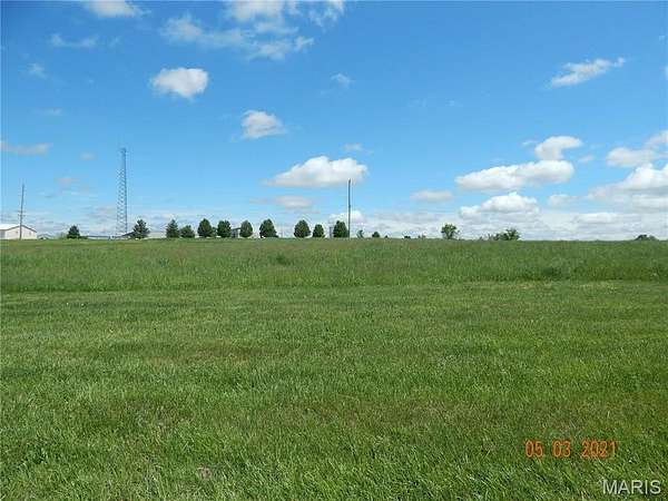 1.38 Acres of Residential Land for Sale in Waterloo, Illinois