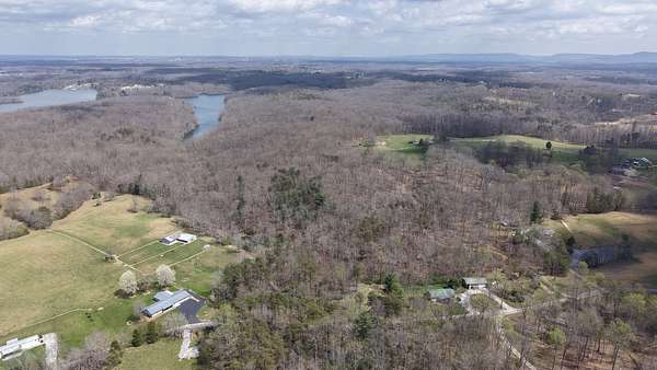 16 Acres of Land for Sale in Crossville, Tennessee