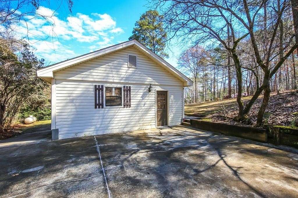 1 Acre of Land with Home for Lease in Appling, Georgia