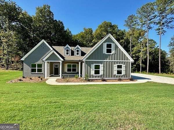 1.61 Acres of Land with Home for Sale in Moreland, Georgia