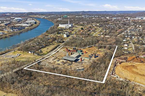 6.28 Acres of Improved Commercial Land for Sale in Nashville, Tennessee
