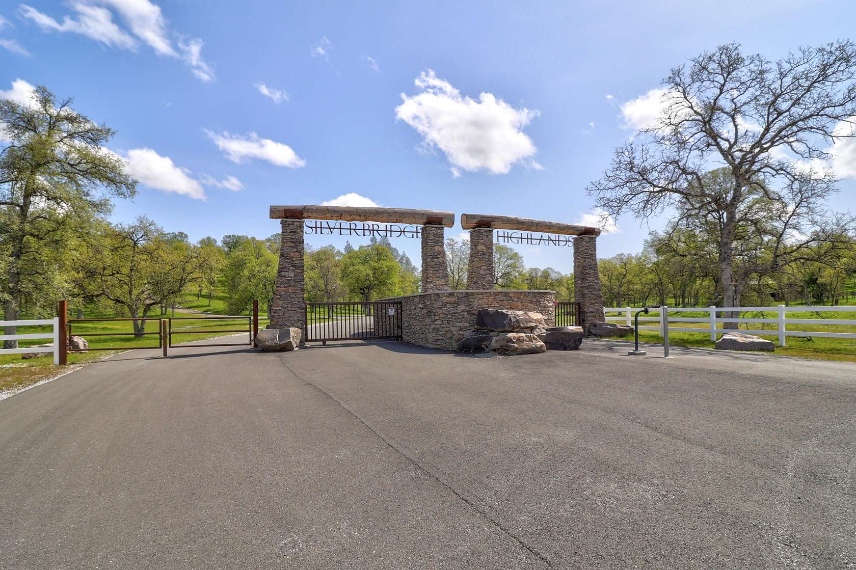 20.3 Acres of Land for Sale in Palo Cedro, California